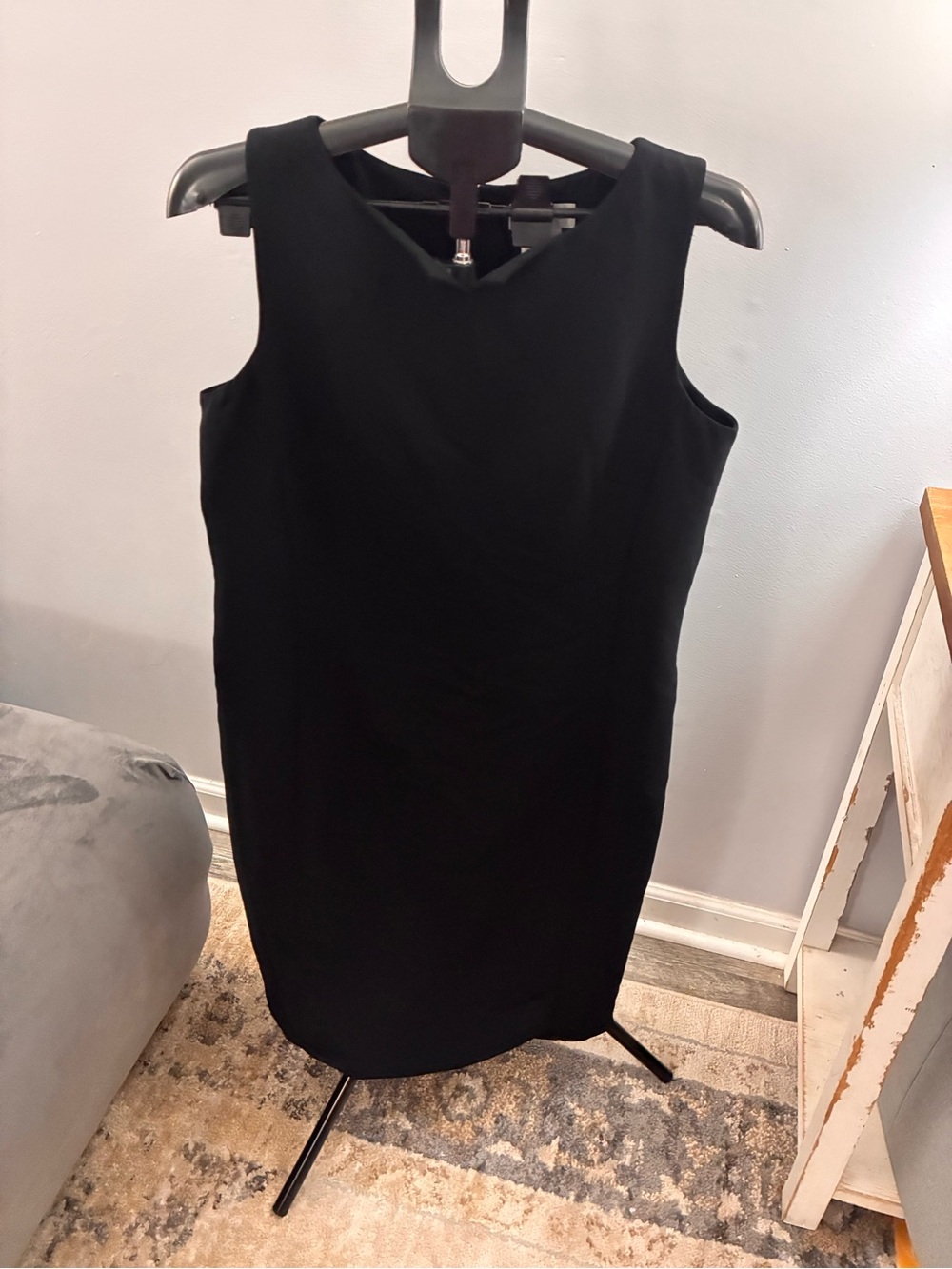 Worthington Black Sleeveless V-Notch Sheath Mini Dress